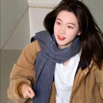 地板下的小矮人